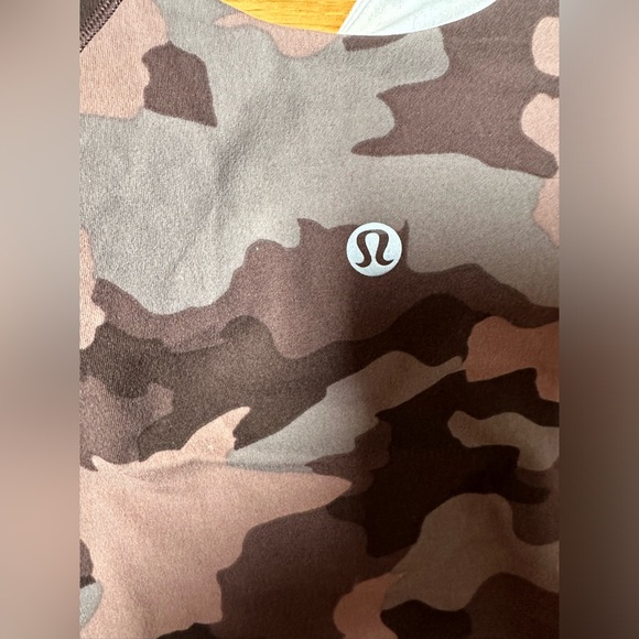 Align crop tank - Picture 3 of 4